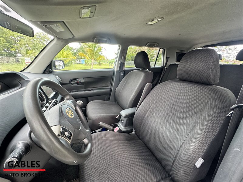 Used 2009 Scion xB FWD image 23