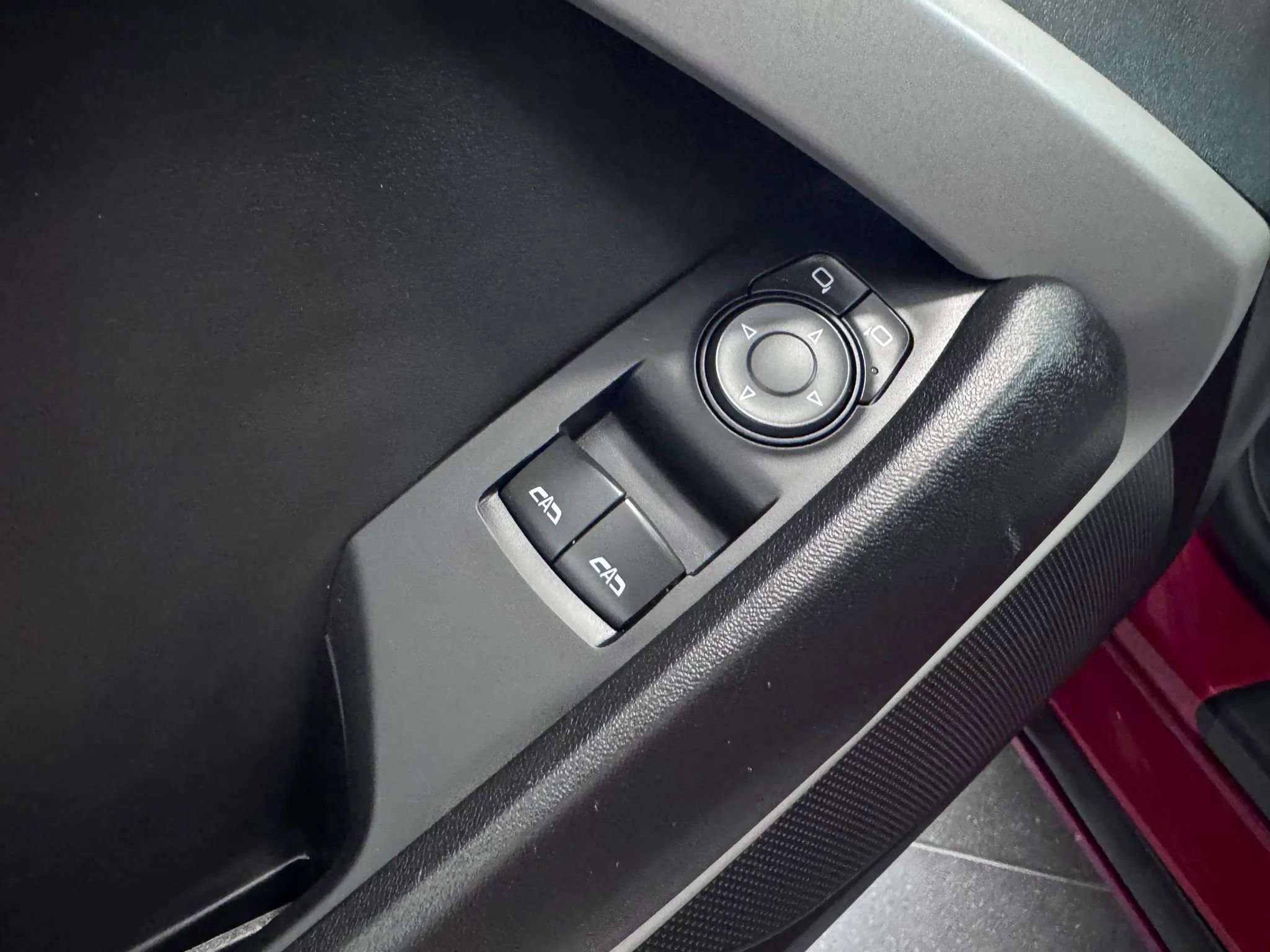 Used 2021 Chevrolet Camaro LT w/ Technology Package image 21