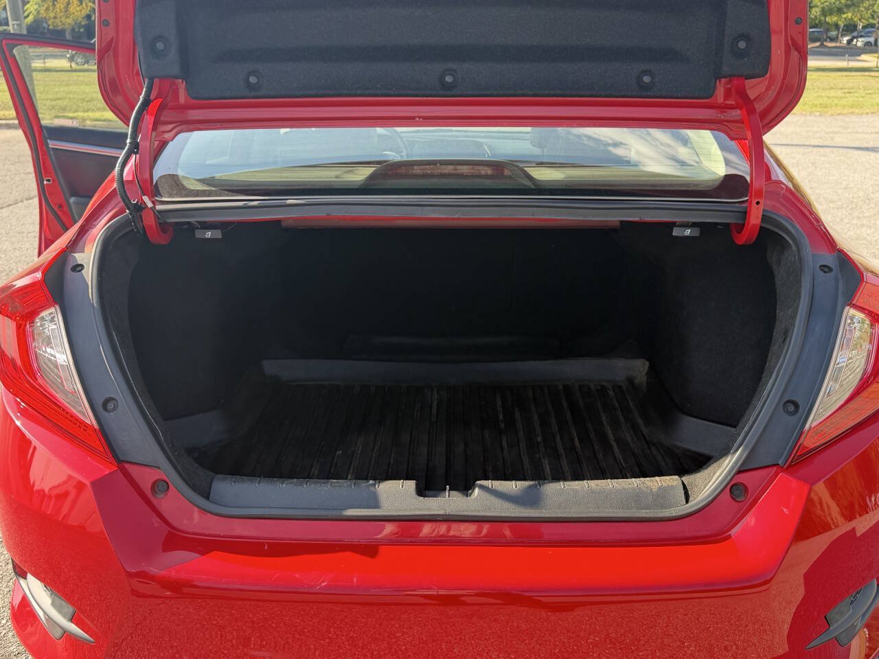 Used 2018 Honda Civic EX-L image 24