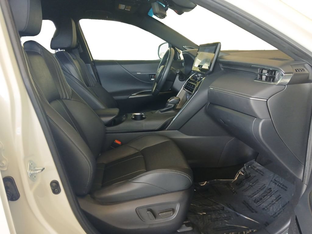 Used 2022 Toyota Venza Limited AWD/4WD image 15