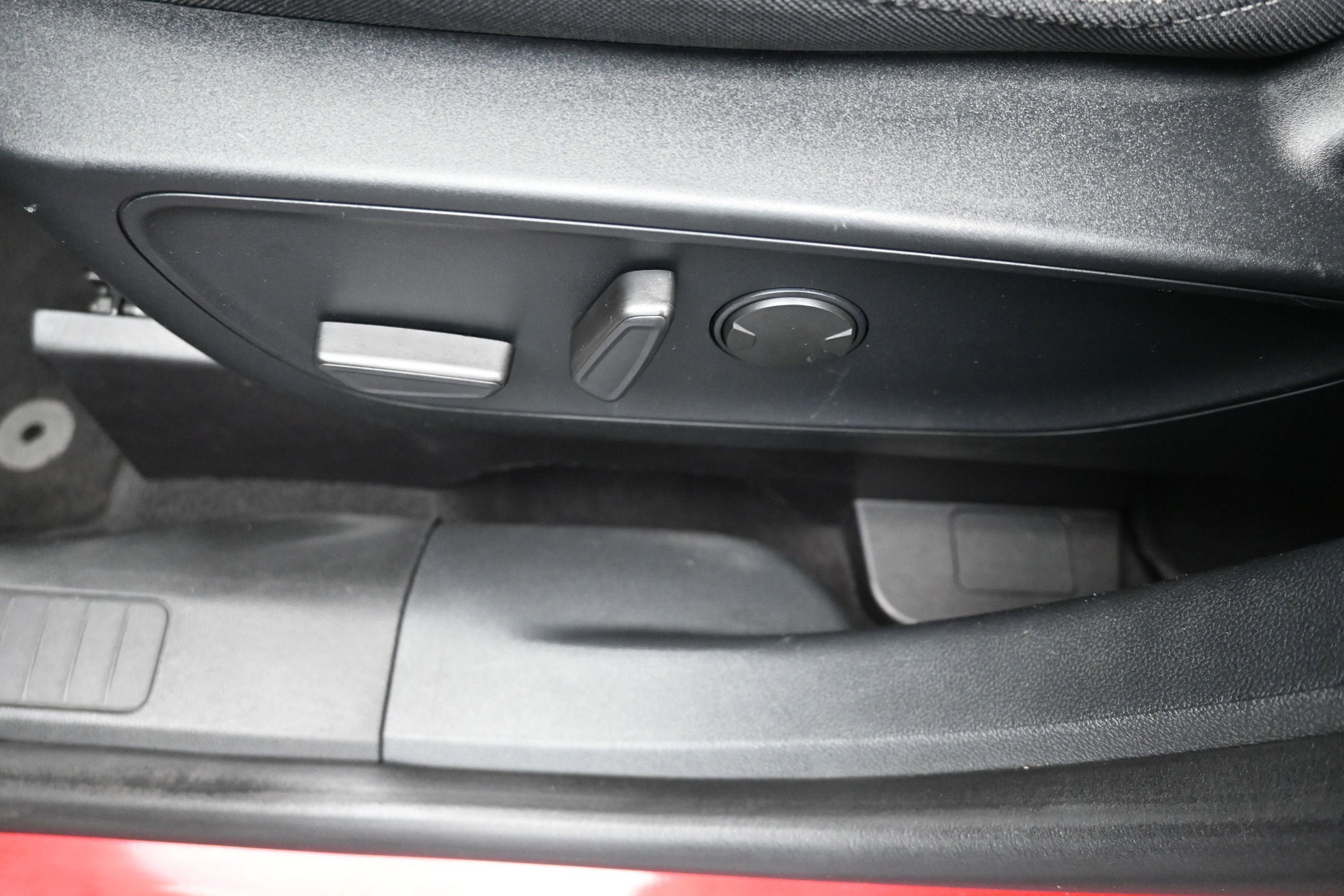 Used 2020 Ford Escape SE FWD image 10