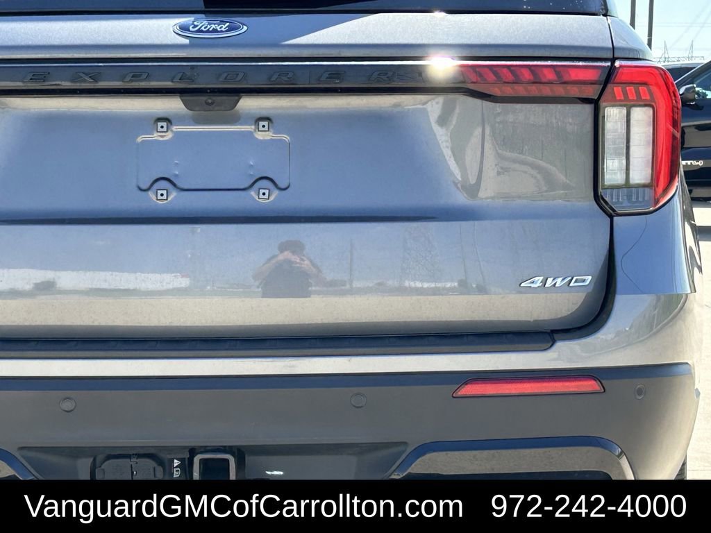 Used 2025 Ford Explorer ST-Line w/ ST-Line Street Pack AWD/4WD image 9