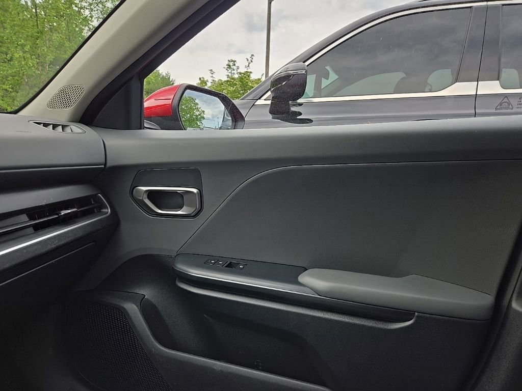 Certified 2025 Kia K4 FWD image 24