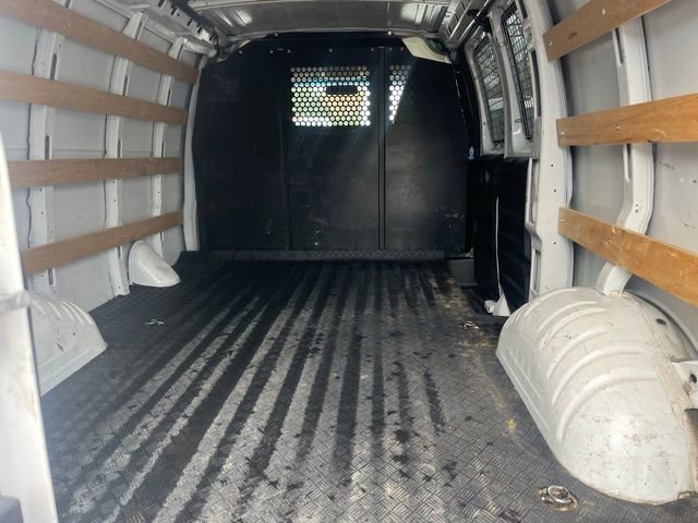 Used 2021 GMC Savana 2500 w/ Driver Convenience Package image 3