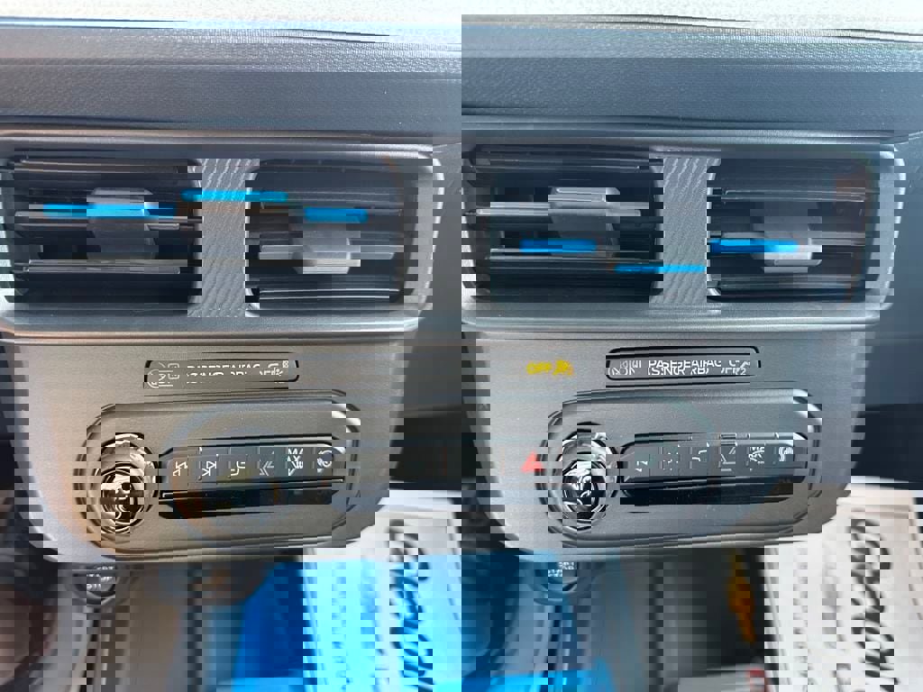 New 2025 Ford Maverick XLT w/ XLT Luxury Package image 9