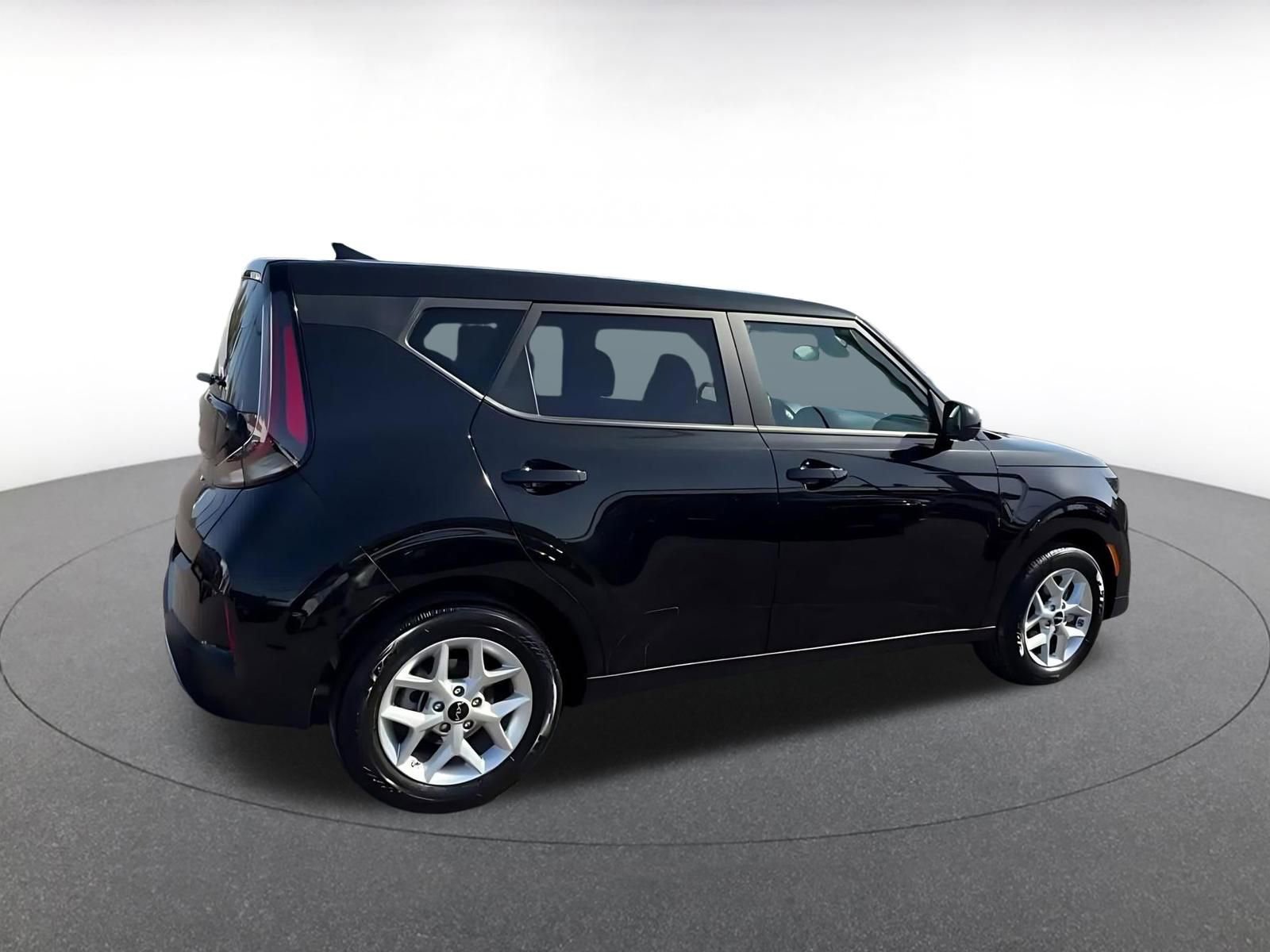 Used 2025 Kia Soul LX w/ LX Technology Package image 15