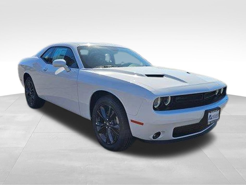 New 2023 Dodge Challenger SXT w/ Blacktop Package AWD/4WD image 18
