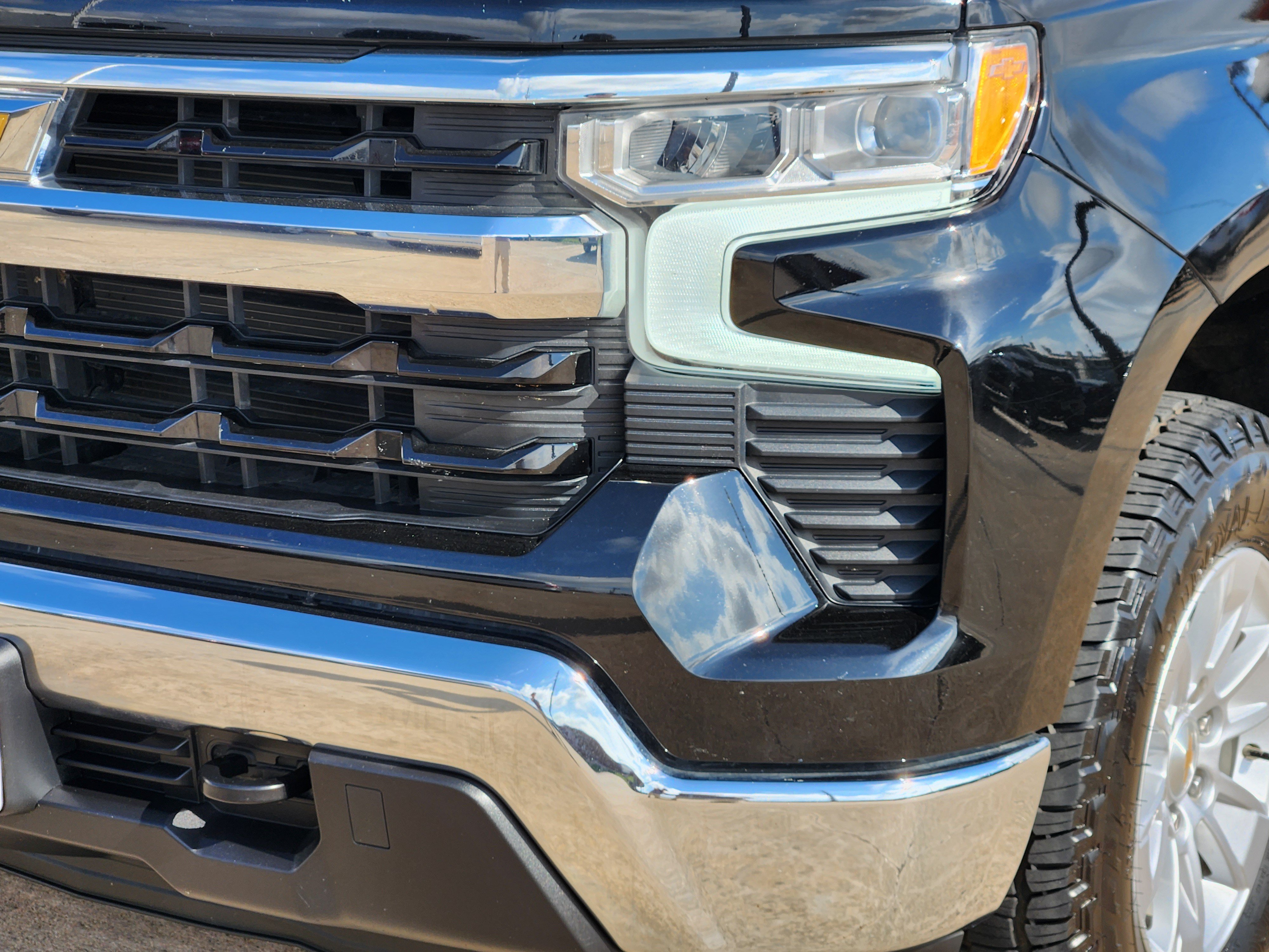 Certified 2025 Chevrolet Silverado 1500 LT AWD/4WD image 10