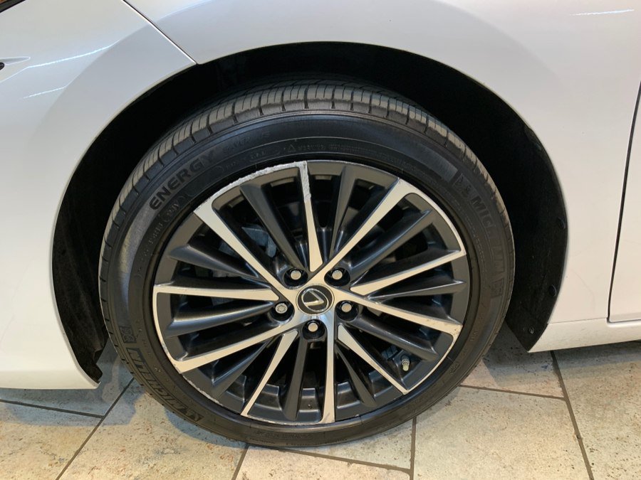 Used 2023 Lexus ES 350 w/ Premium Package FWD image 14