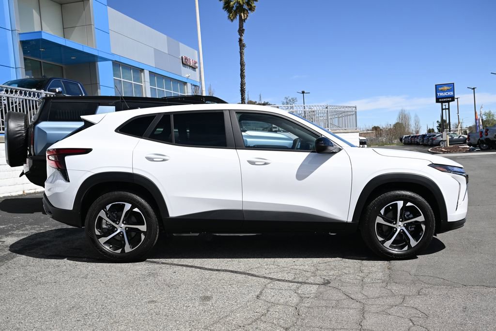 New 2026 Chevrolet Trax RS w/ Driver Confidence Package FWD image 4