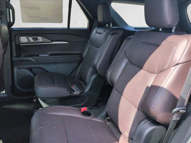 New 2026 Ford Explorer Platinum image 16