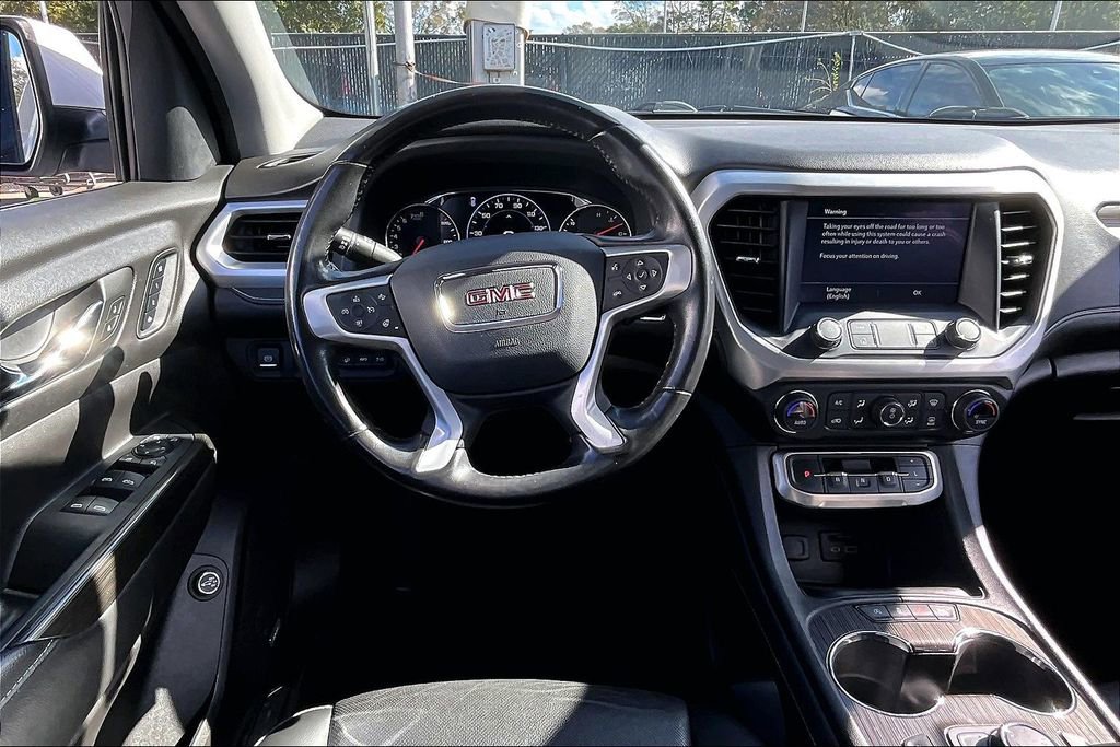 Used 2022 GMC Acadia SLT w/ Technology Package image 8