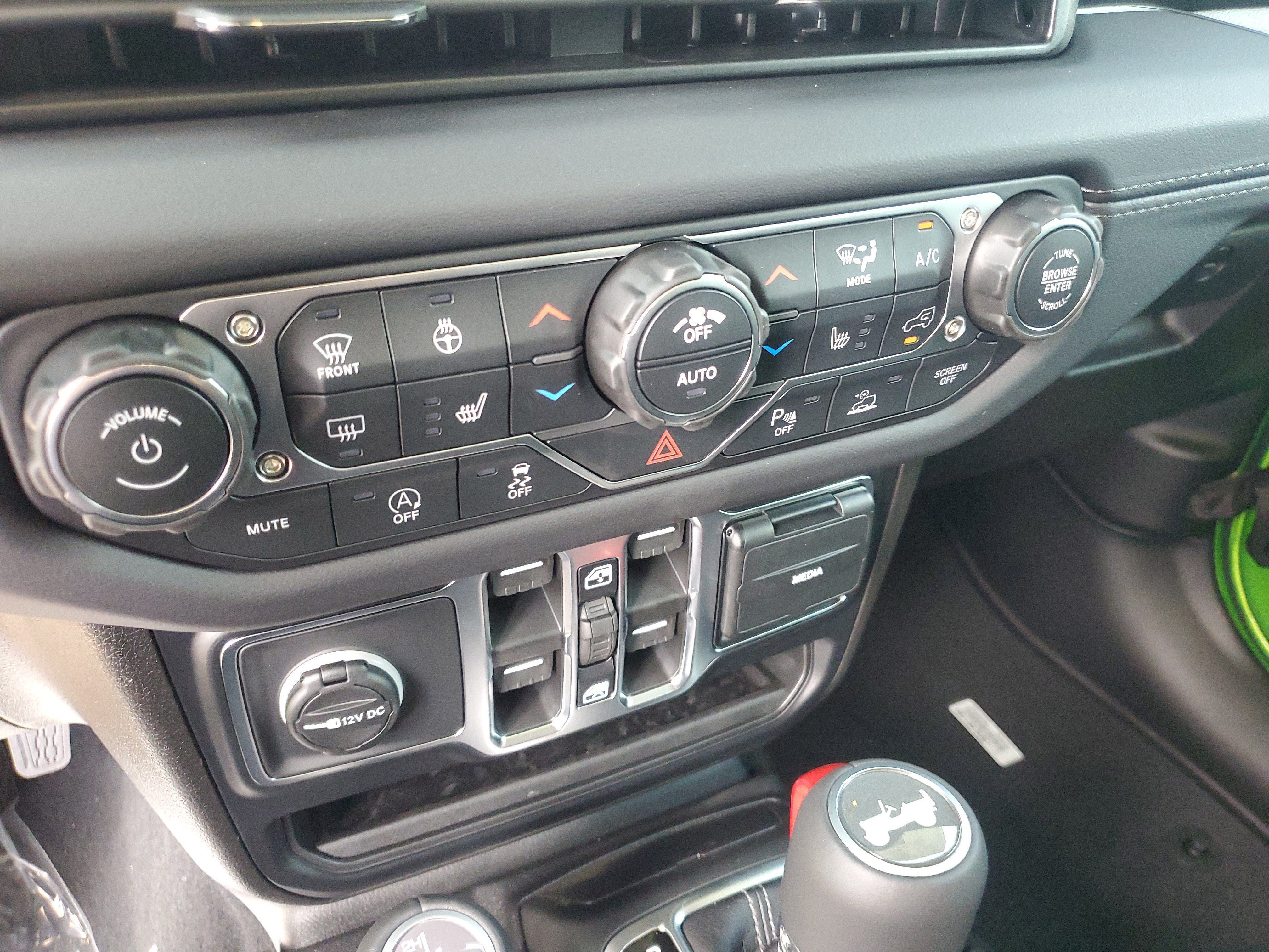 New 2026 Jeep Wrangler Unlimited Sahara AWD/4WD image 20