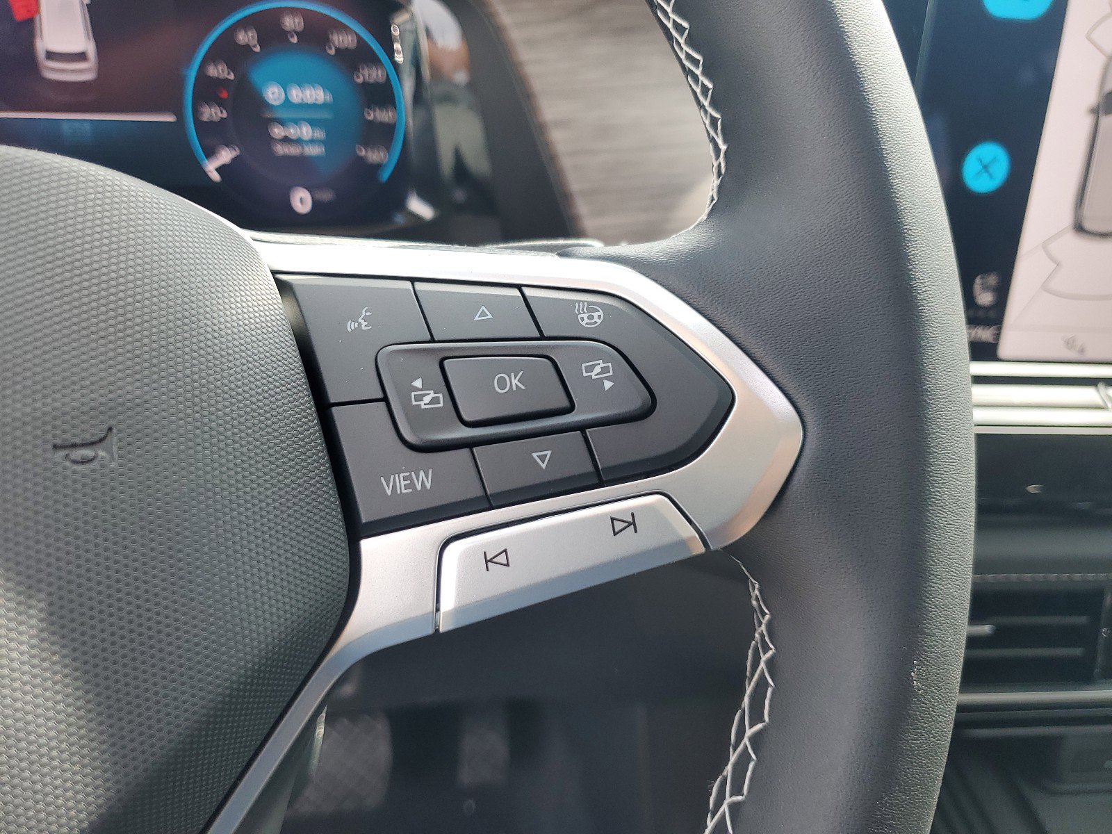 New 2025 Volkswagen Atlas SEL image 31