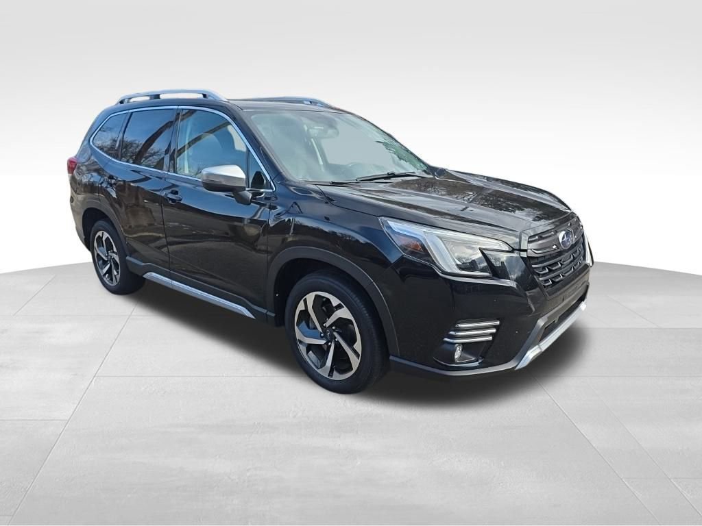 Used 2024 Subaru Forester Touring w/ Convenience Package image 3