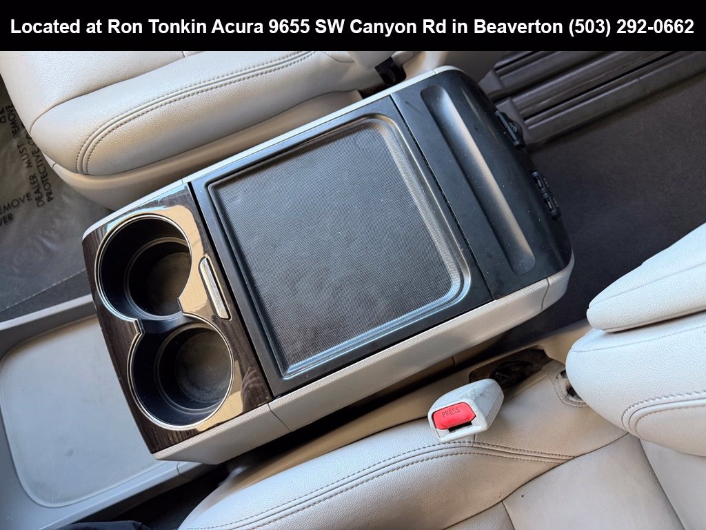 Used 2019 Toyota Sienna XLE w/ XLE Navigation Package FWD image 25