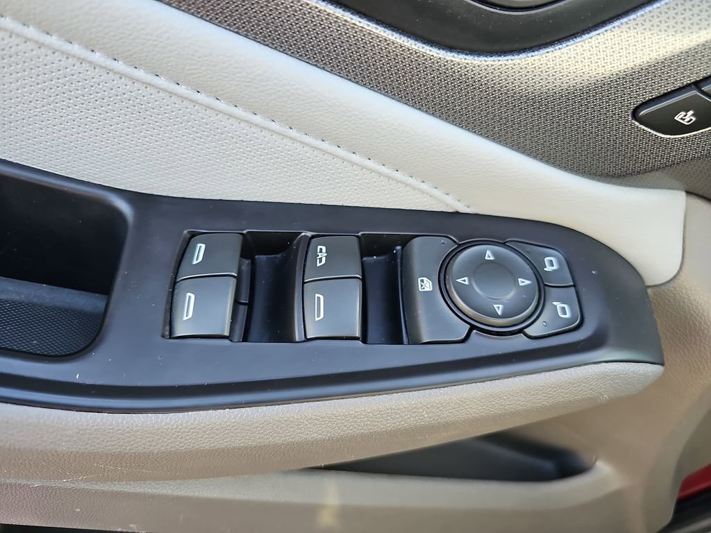 Used 2018 Chevrolet Traverse Premier w/ Driver Confidence II Package image 26