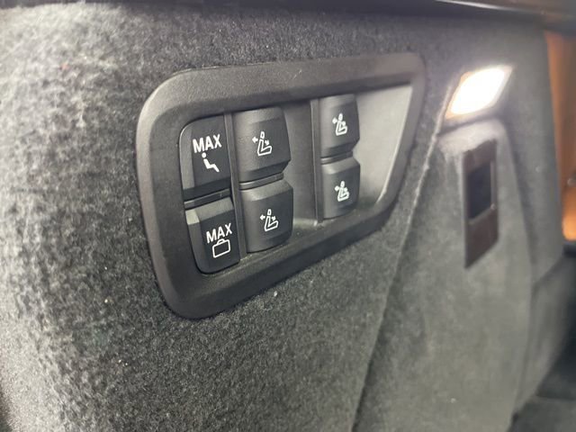 Used 2021 BMW X7 M50i w/ Cold Weather Package image 26