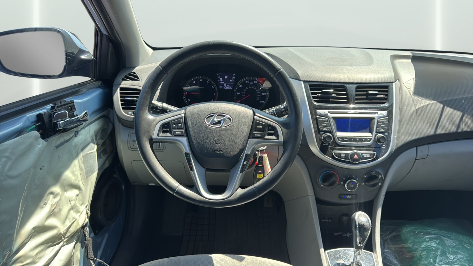 Used 2013 Hyundai Accent SE FWD image 16