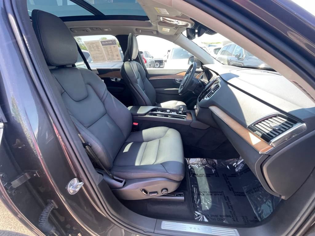 Used 2024 Volvo XC90 B6 Plus image 36