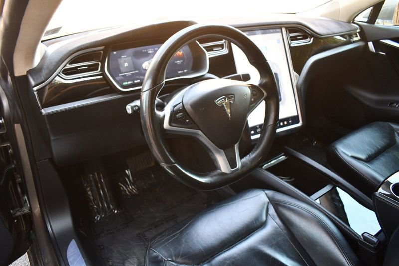 Used 2015 Tesla Model S 70D image 9