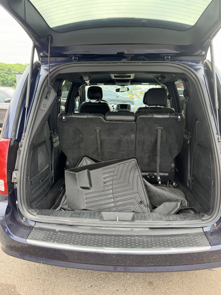 Used 2015 Dodge Grand Caravan R/T w/ Driver Convenience Group FWD image 11