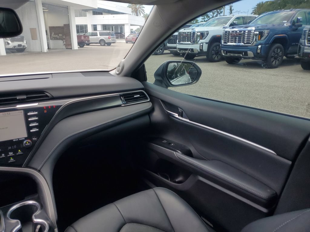 Used 2020 Toyota Camry XSE FWD image 19
