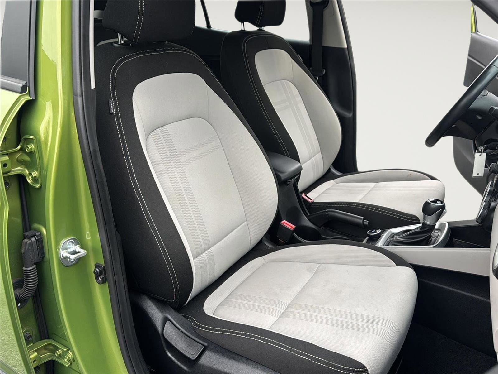 Used 2023 Hyundai Venue SEL w/ Cargo Package image 28