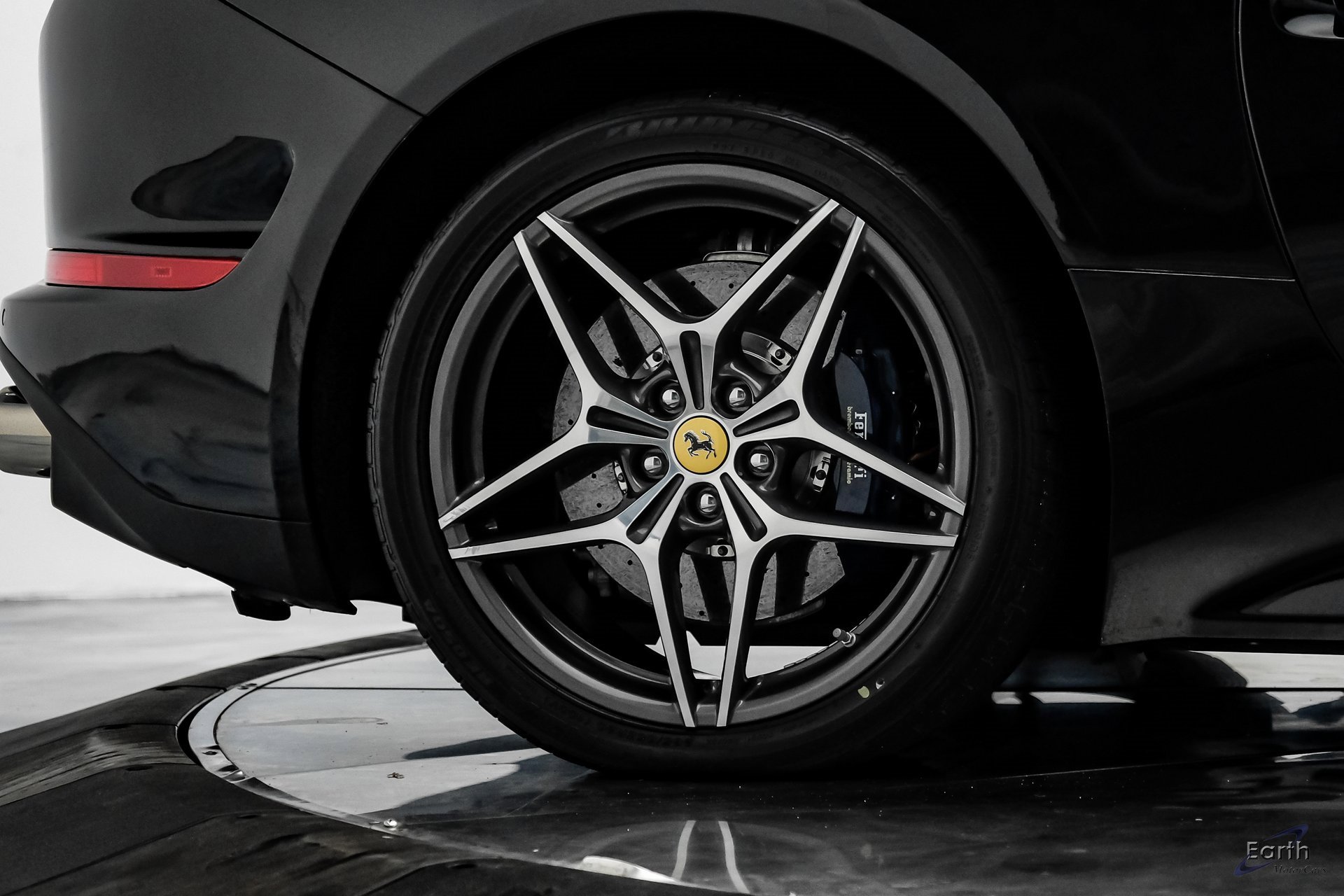 Used 2016 Ferrari California T image 84