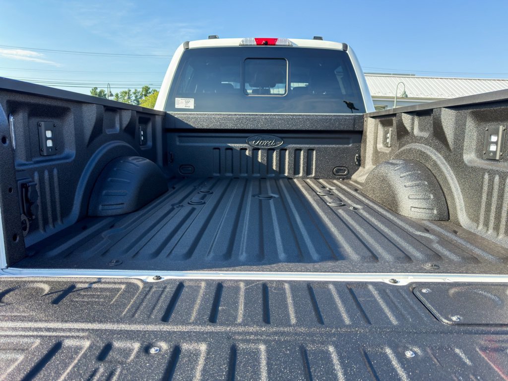 New 2027 Ford F350 Lariat w/ Black Appearance Package AWD/4WD image 6