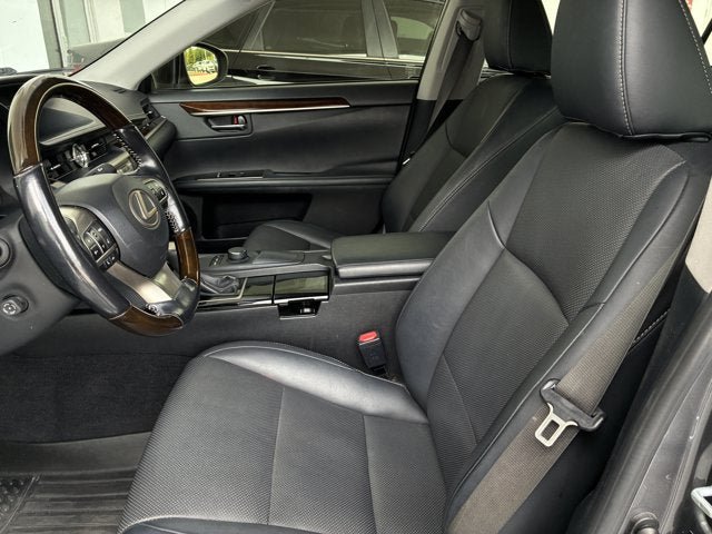 Used 2016 Lexus ES 350 w/ Premium Package w/Wood Trim FWD image 13
