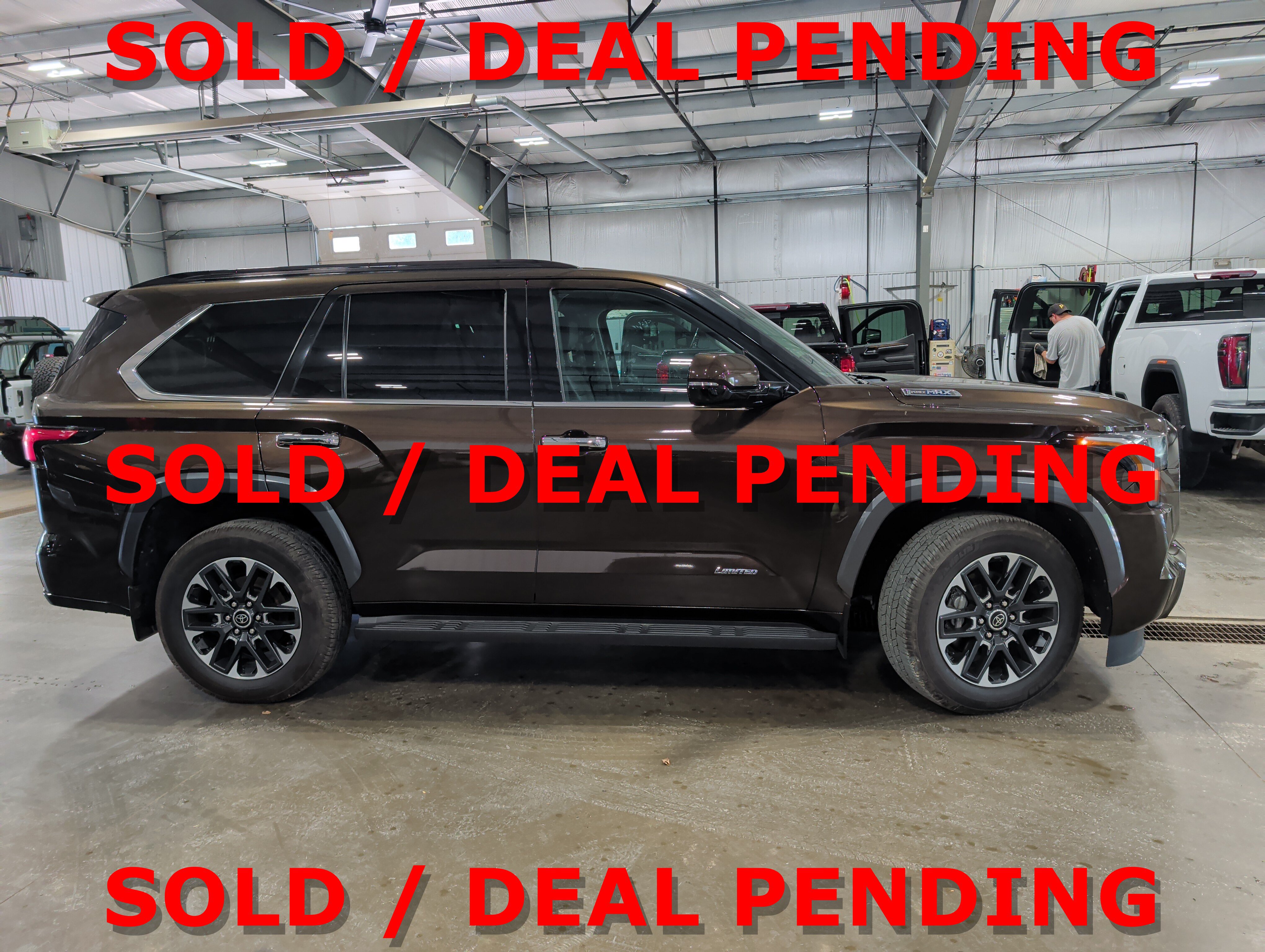 Used 2023 Toyota Sequoia Limited AWD/4WD image 2