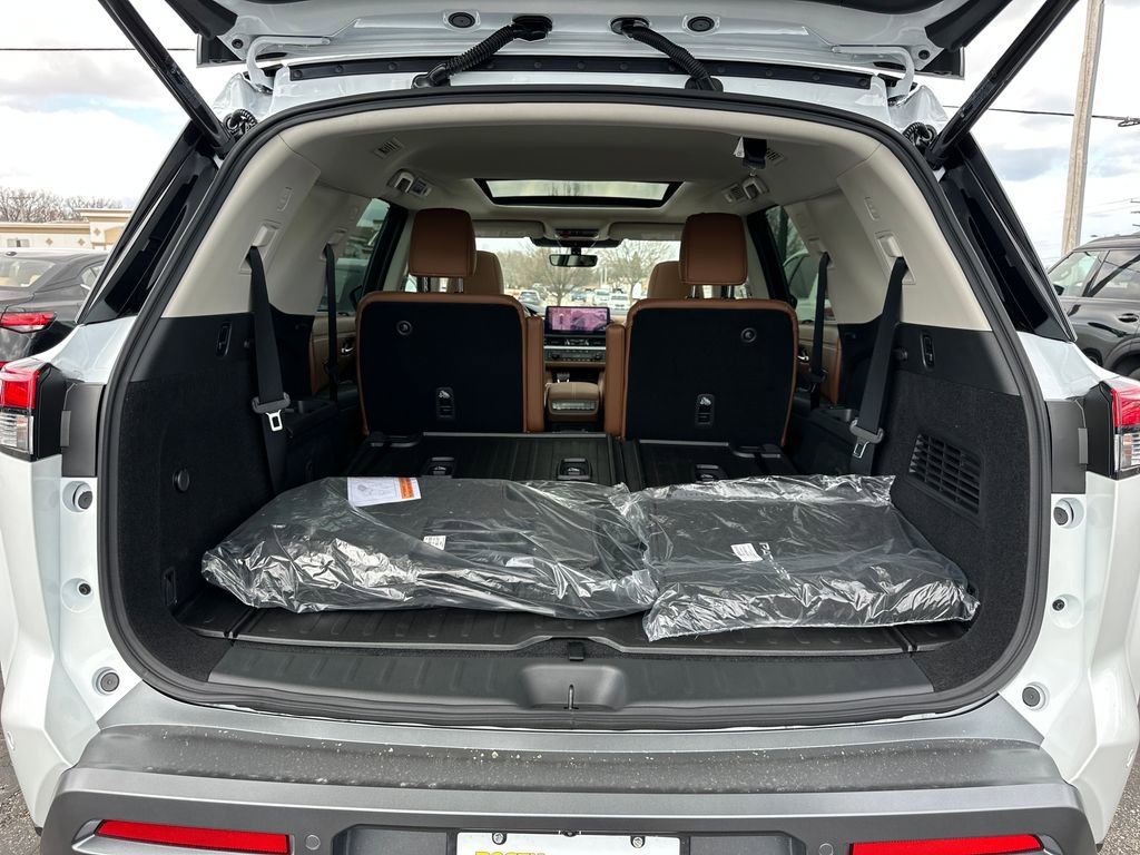 New 2026 Nissan Pathfinder Platinum AWD/4WD image 38