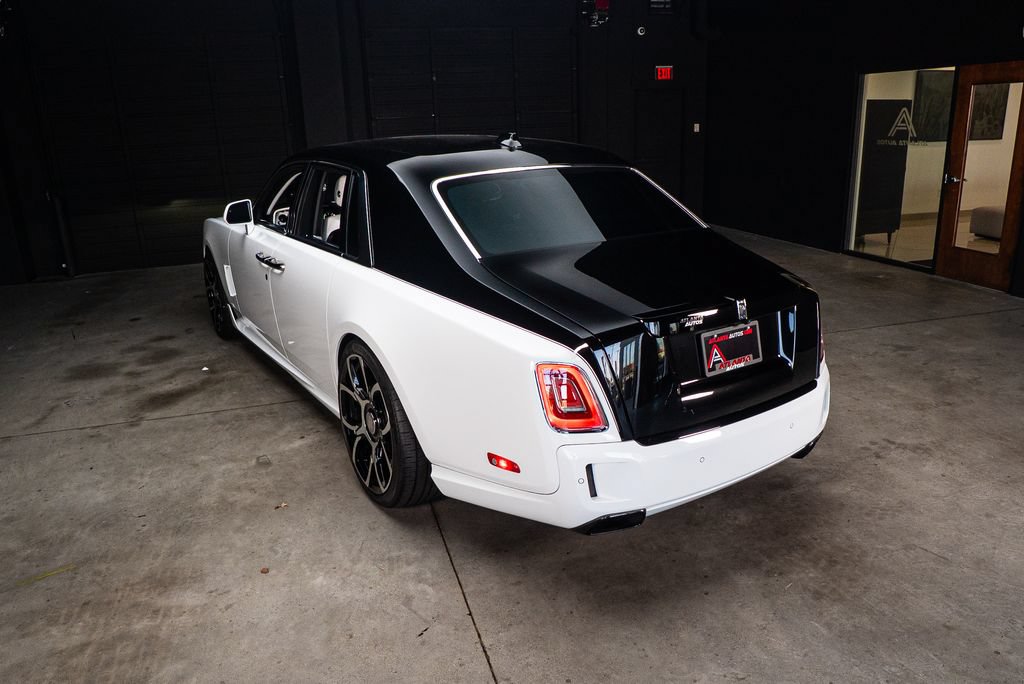 Used 2022 Rolls-Royce Phantom Sedan w/ The Phantom Package RWD image 27