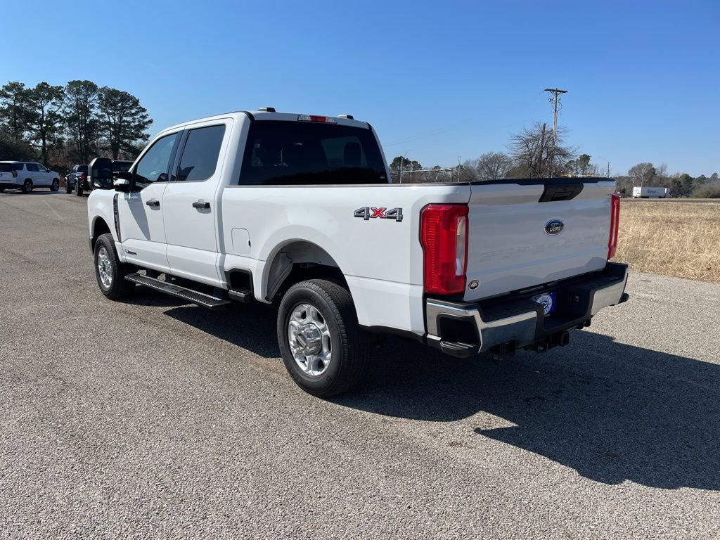 Used 2025 Ford F350 XLT image 3