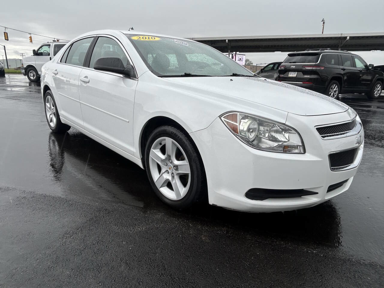 Used 2010 Chevrolet Malibu LS FWD image 3