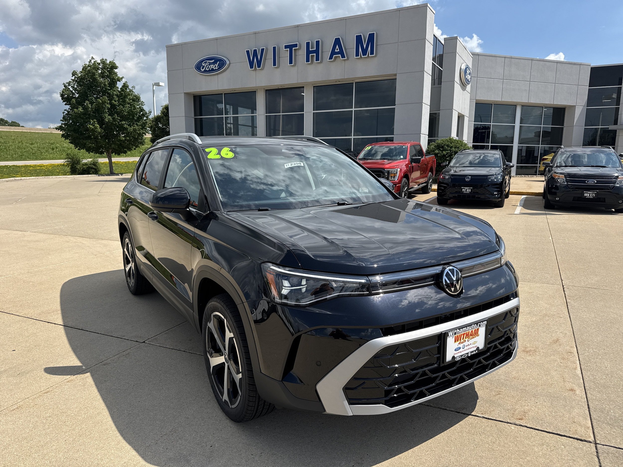 New 2026 Volkswagen Taos SEL AWD/4WD image 2