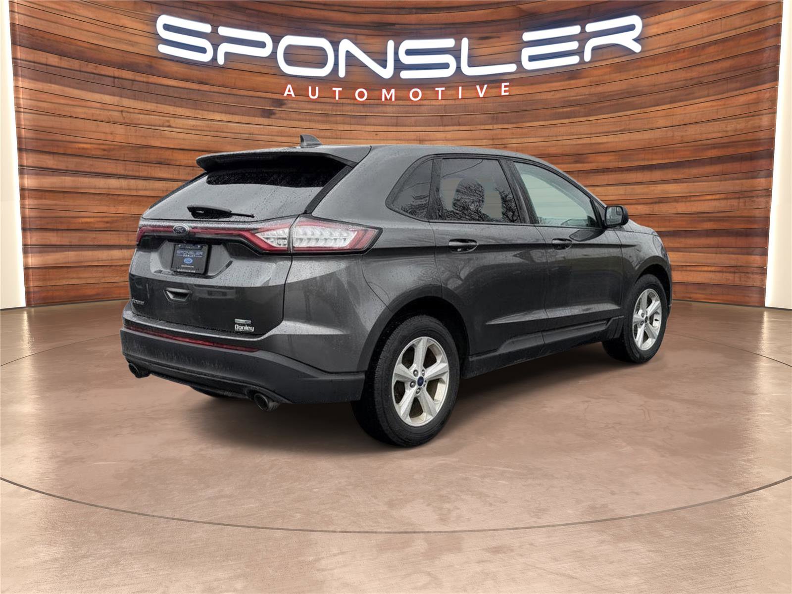 Used 2017 Ford Edge SE image 6