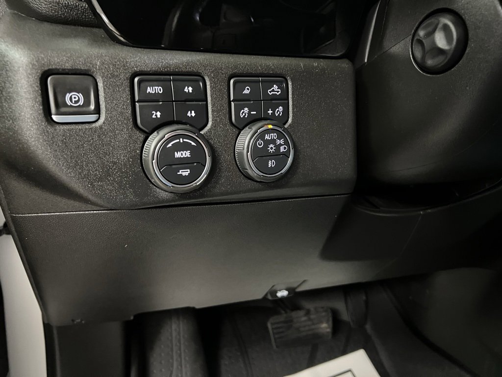 Used 2022 Chevrolet Silverado 1500 High Country image 37