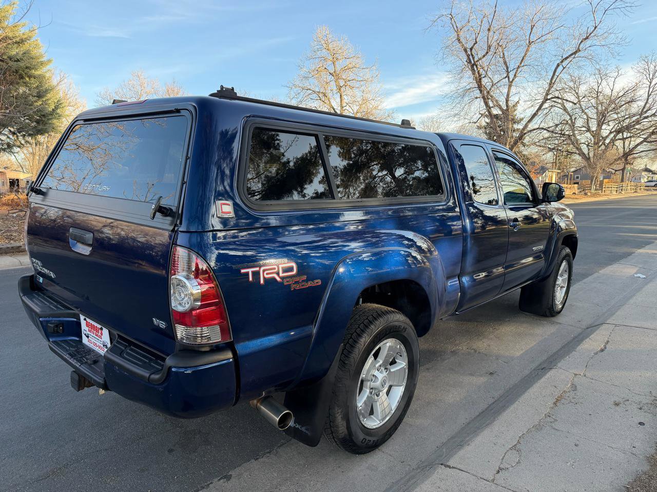 Used 2015 Toyota Tacoma 4x4 Access Cab V6 w/ TRD Sport Package image 5