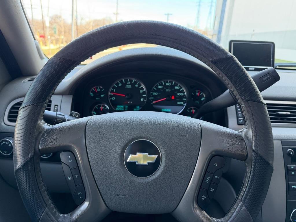 Used 2010 Chevrolet Avalanche LT w/ Suspension Package, Off-Road AWD/4WD image 39