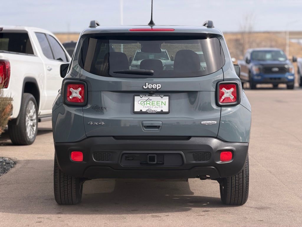 Used 2018 Jeep Renegade Latitude w/ Safety & Security Group image 8