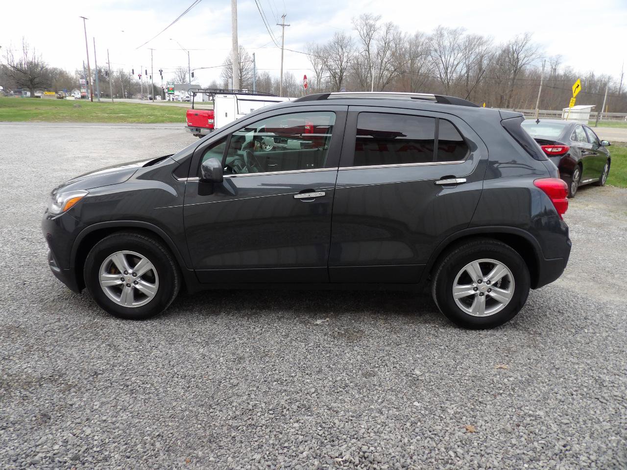 Used 2018 Chevrolet Trax LT w/ LT Convenience Package FWD image 3