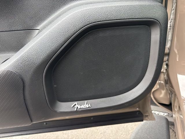 Used 2023 Nissan Titan PRO-4X w/ Pro-4x Convenience Package image 15