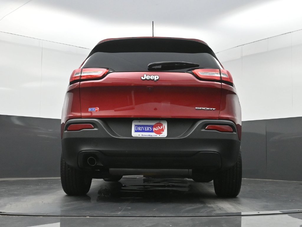 Used 2017 Jeep Cherokee Sport FWD image 25