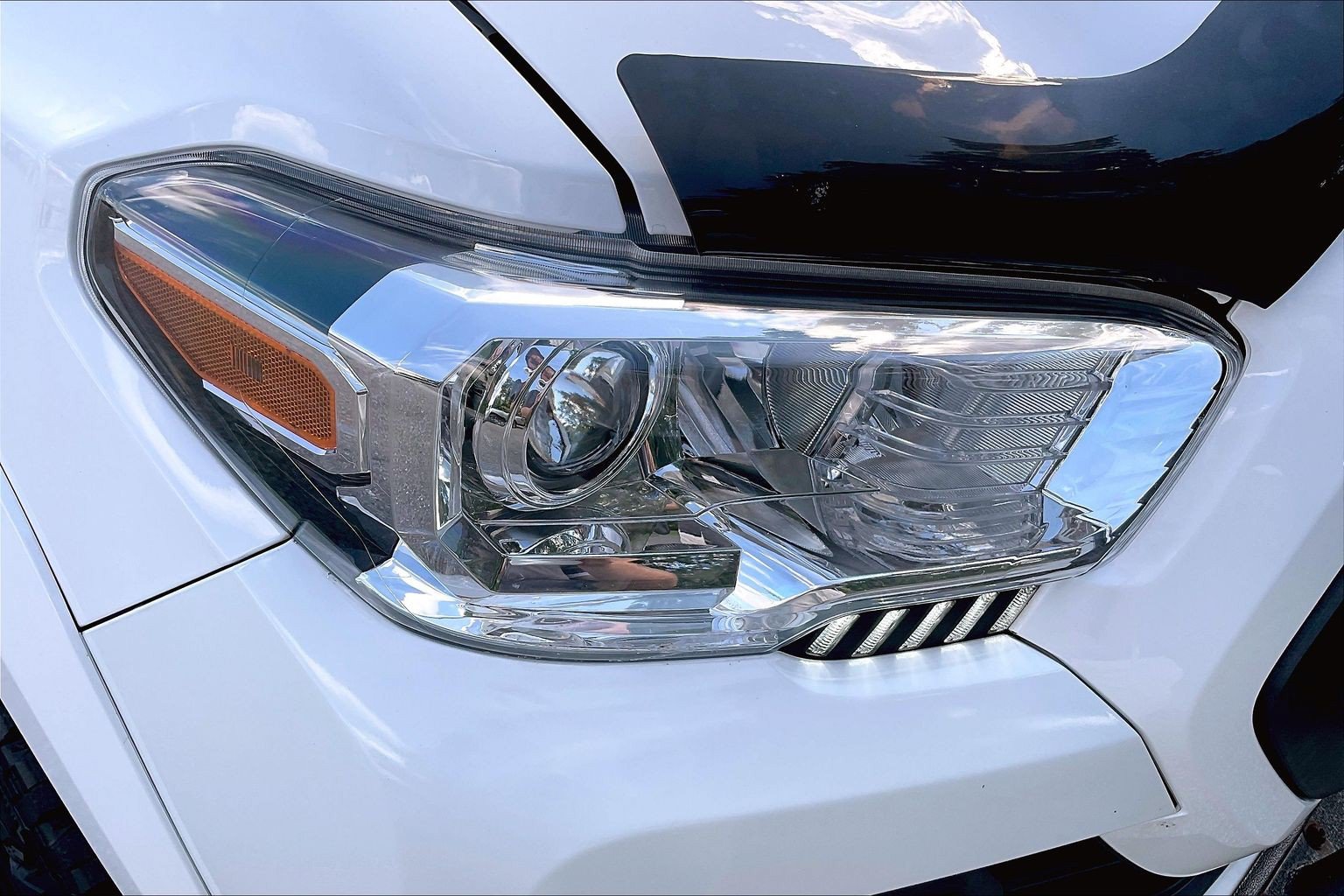 Used 2022 Toyota Tacoma SR5 AWD/4WD image 27