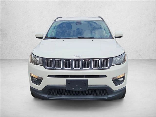 Used 2019 Jeep Compass Latitude w/ Cold Weather Group AWD/4WD image 2