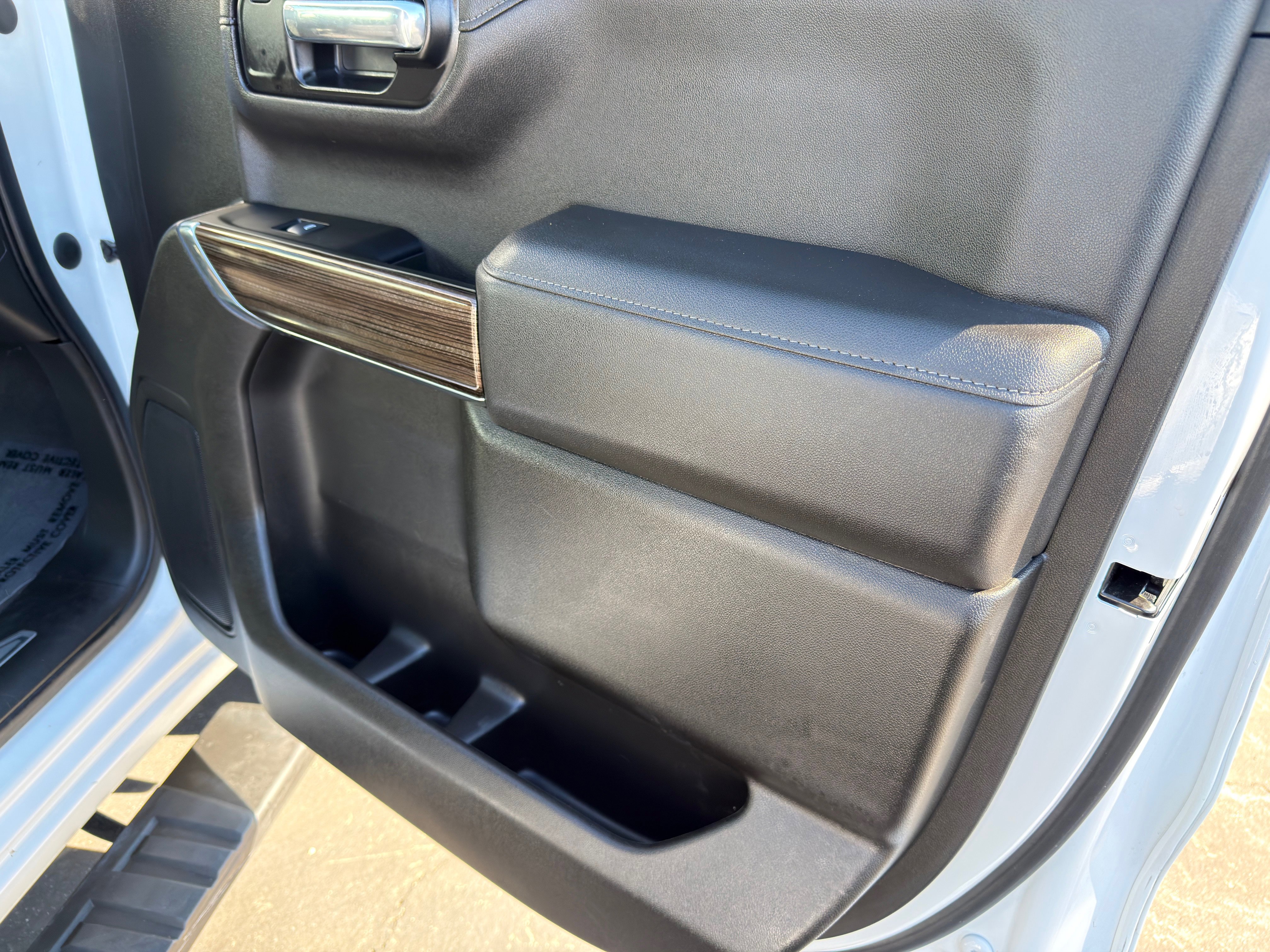 Used 2021 Chevrolet Silverado 1500 RST w/ Z71 Off-Road Package image 11