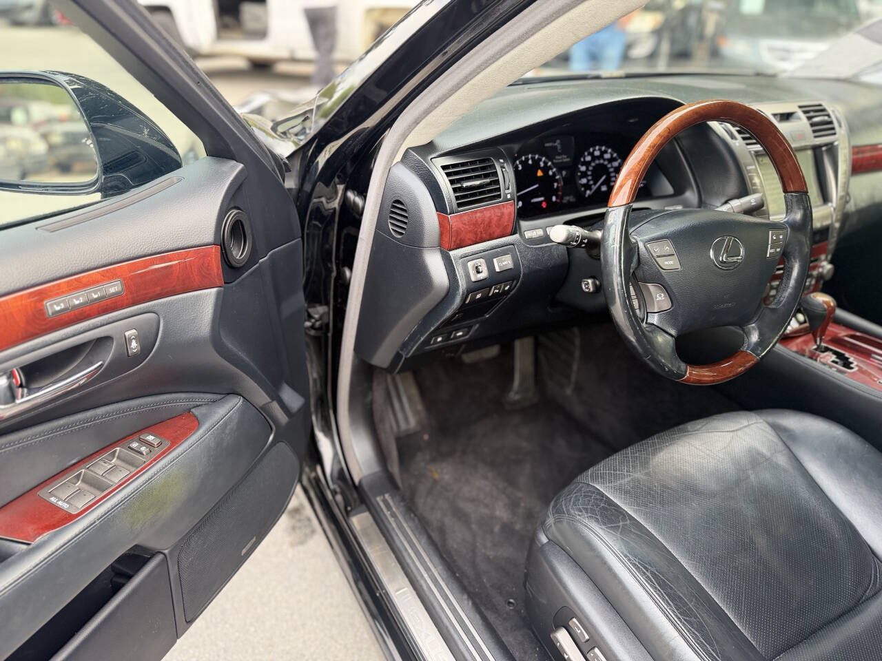 Used 2007 Lexus LS 460 L RWD image 8