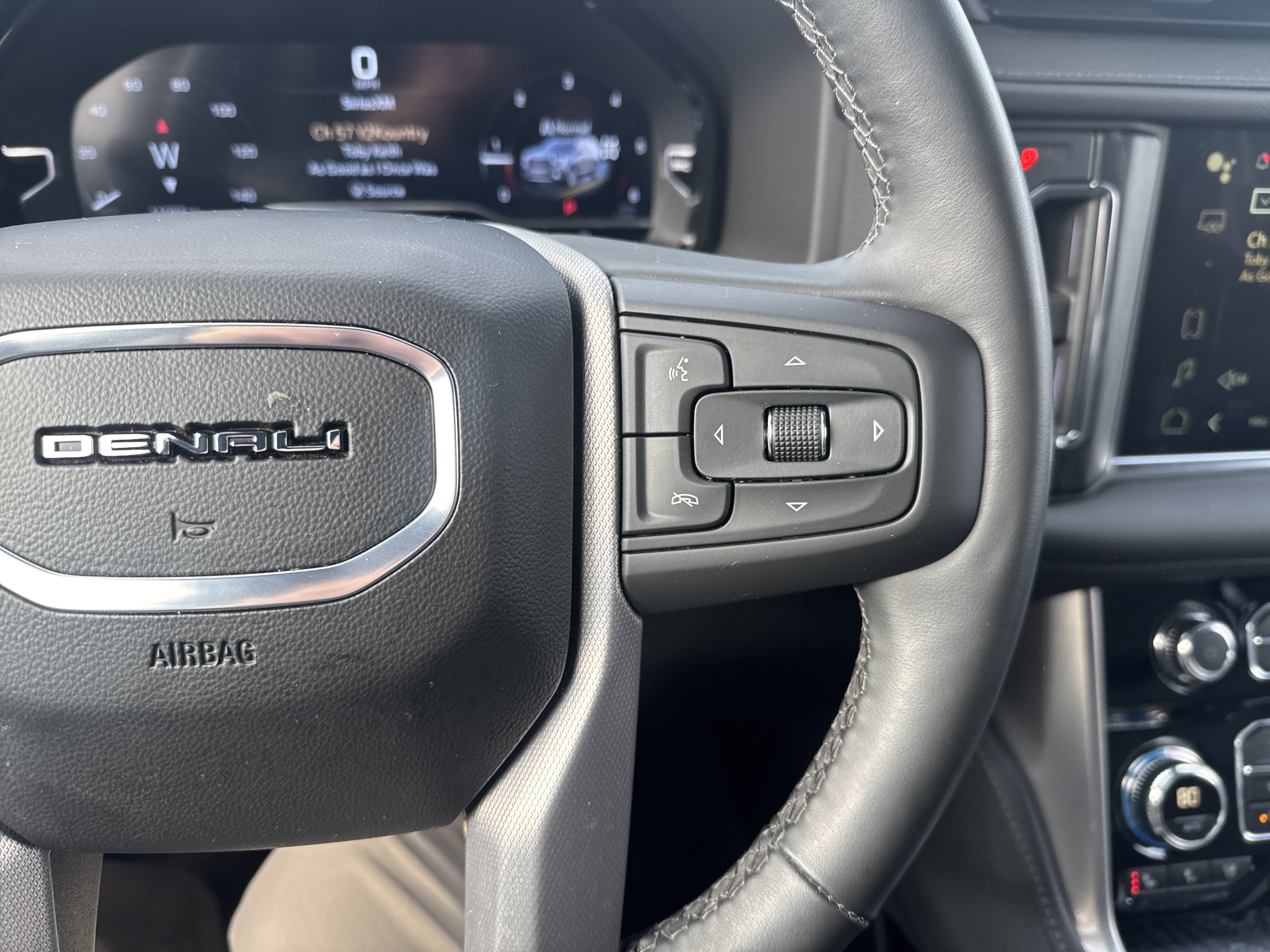 Used 2024 GMC Yukon Denali image 20